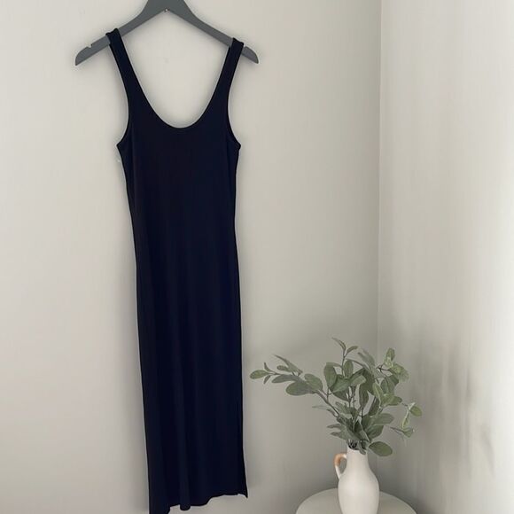 NWOT Chelsea28 Black Ribbed FITTED Midi Dress. Size Small - Picture 2 of 7